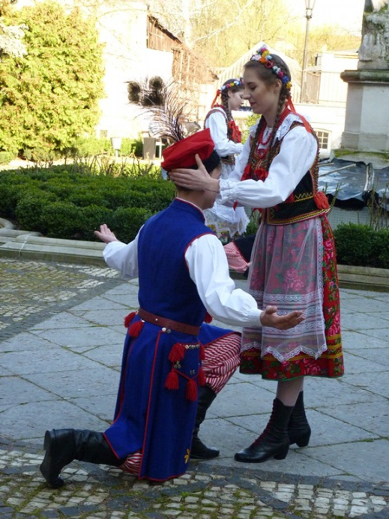 Łowickie zespoły ludowe w koncercie dla Agnieszki