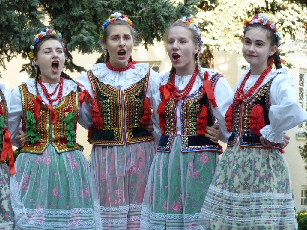 Łowickie zespoły ludowe w koncercie dla Agnieszki