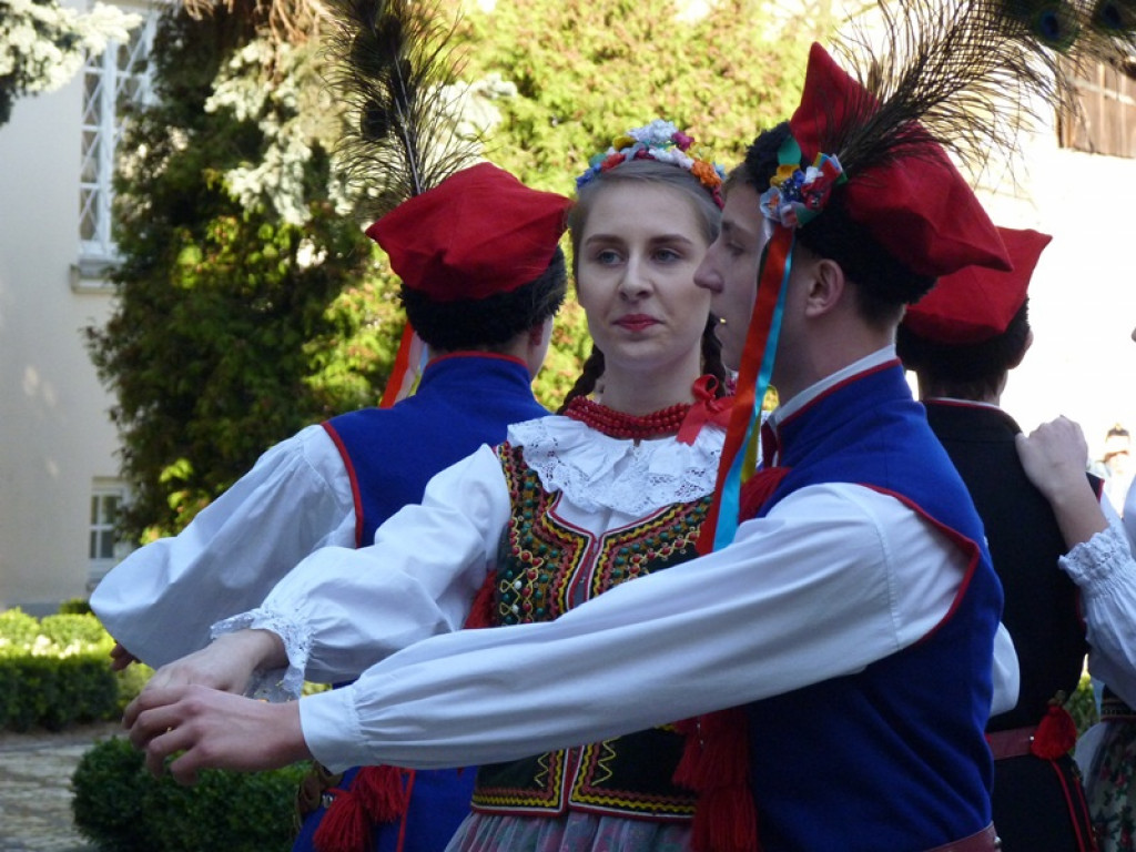 Łowickie zespoły ludowe w koncercie dla Agnieszki
