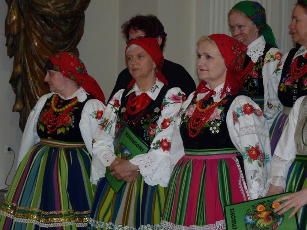 Łowickie zespoły ludowe w koncercie dla Agnieszki