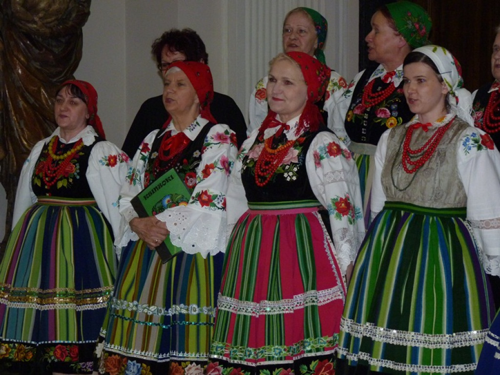 Łowickie zespoły ludowe w koncercie dla Agnieszki