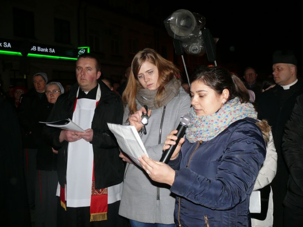 Za krzyżem ulicami Łowicza
