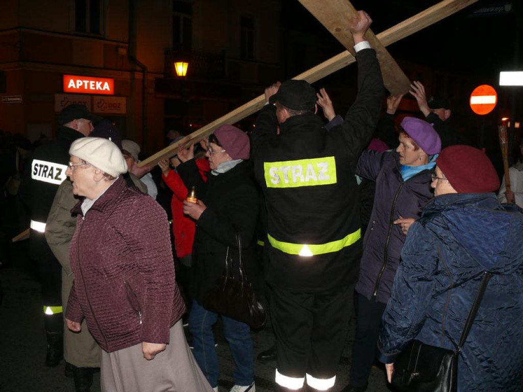 Za krzyżem ulicami Łowicza