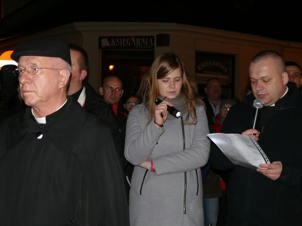Za krzyżem ulicami Łowicza