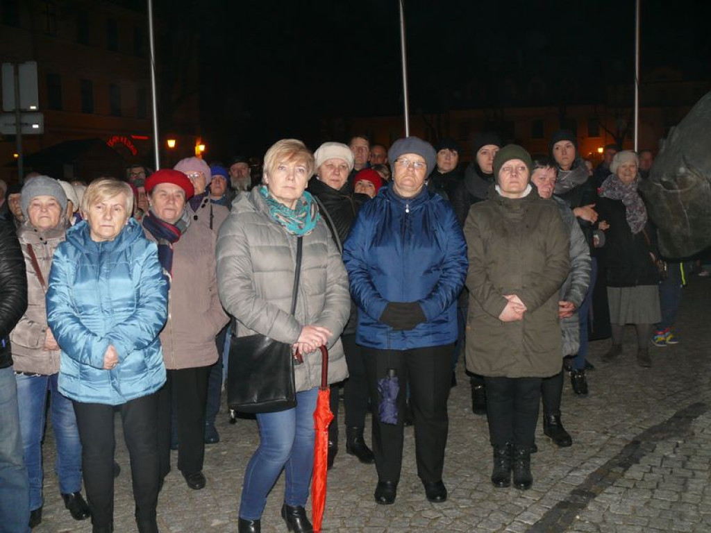 Za krzyżem ulicami Łowicza