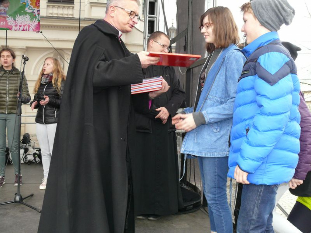 Młodzi z diecezji przyjechali do Łowicza. GALERIA ZDJĘĆ