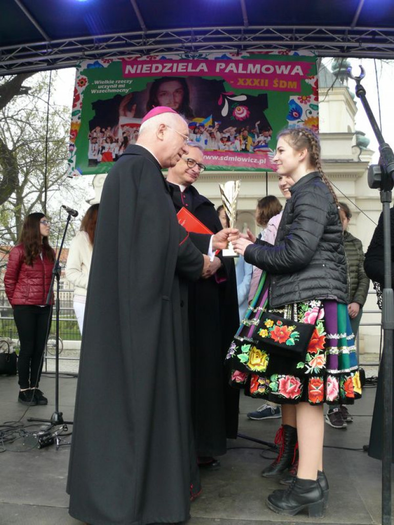 Młodzi z diecezji przyjechali do Łowicza. GALERIA ZDJĘĆ