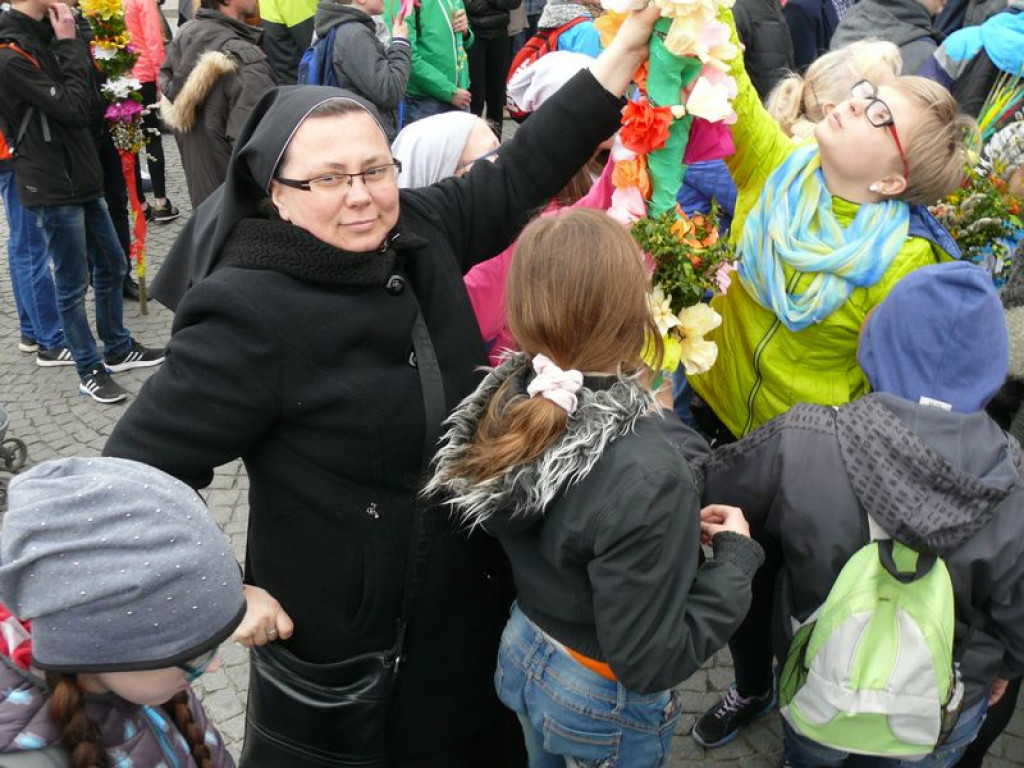 Młodzi z diecezji przyjechali do Łowicza. GALERIA ZDJĘĆ