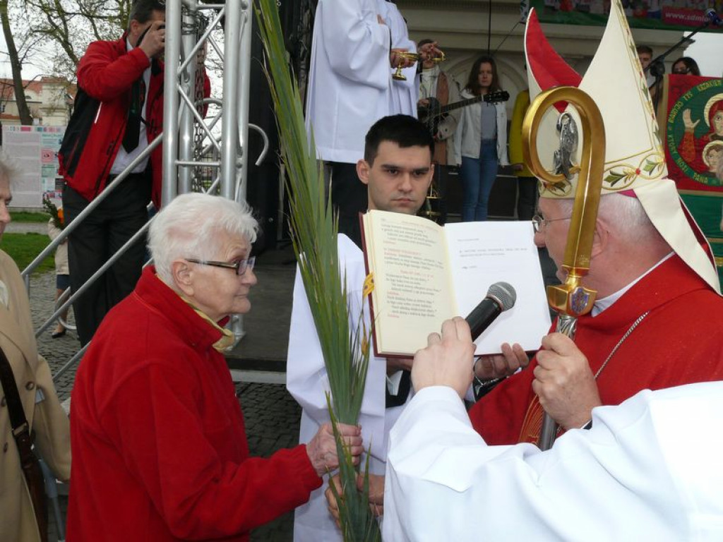 Młodzi z diecezji przyjechali do Łowicza. GALERIA ZDJĘĆ