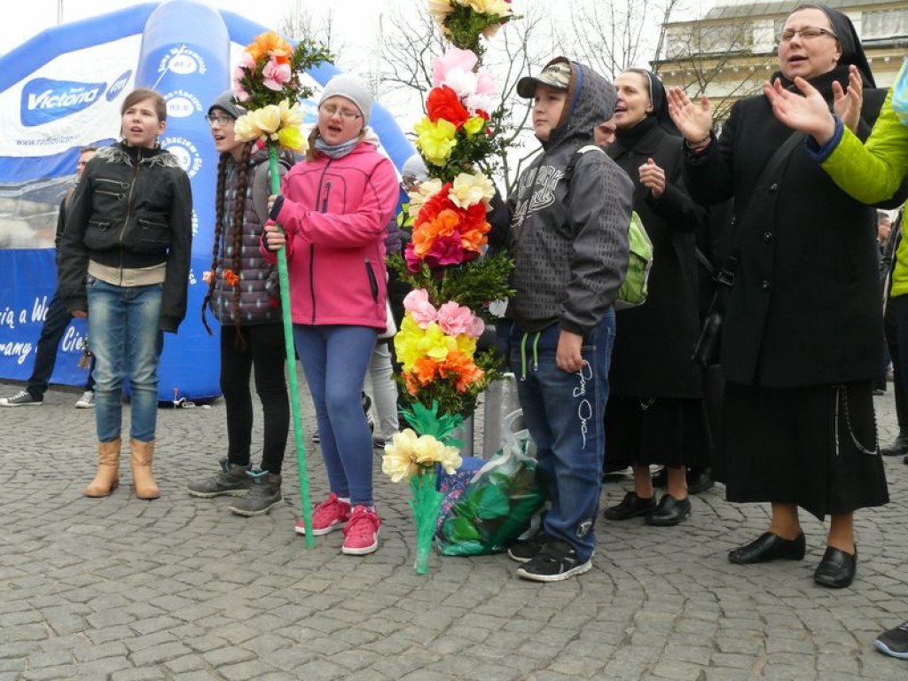 Młodzi z diecezji przyjechali do Łowicza. GALERIA ZDJĘĆ