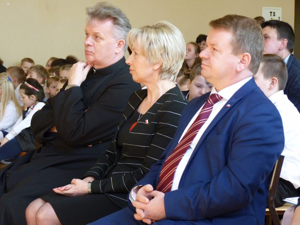 Łódzki kurator oświaty gościł w szkole w Dąbkowicach