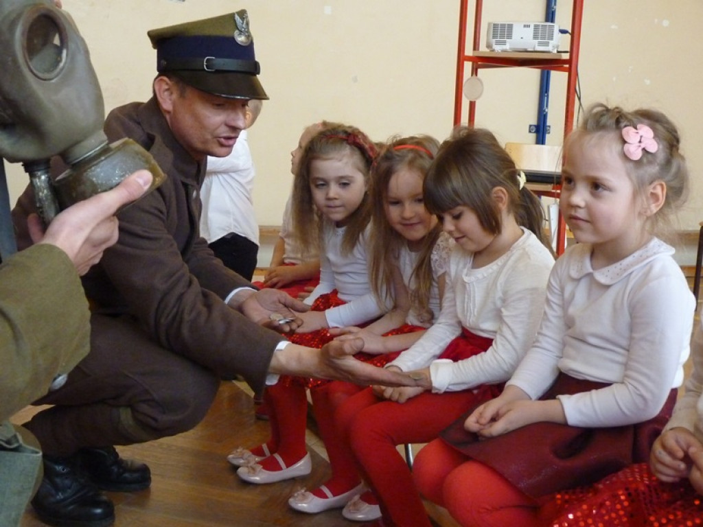 Łódzki kurator oświaty gościł w szkole w Dąbkowicach