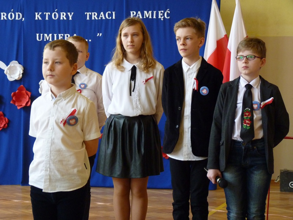 Łódzki kurator oświaty gościł w szkole w Dąbkowicach