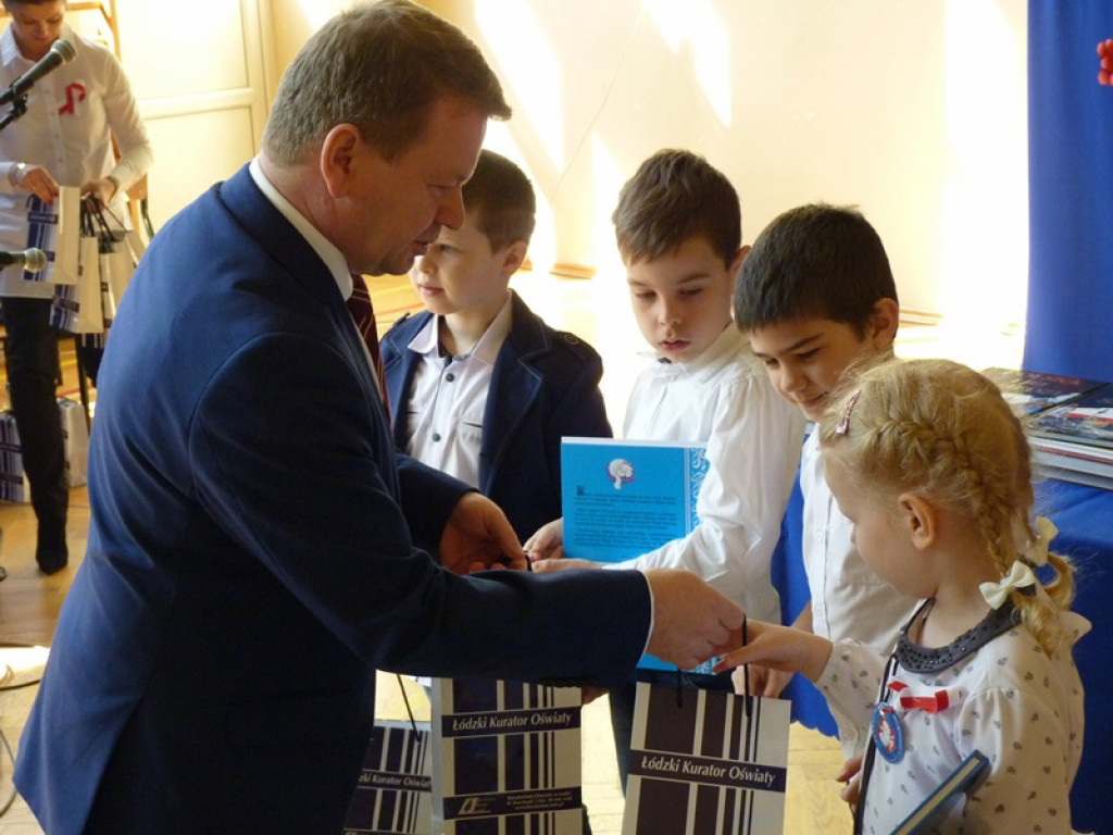 Łódzki kurator oświaty gościł w szkole w Dąbkowicach