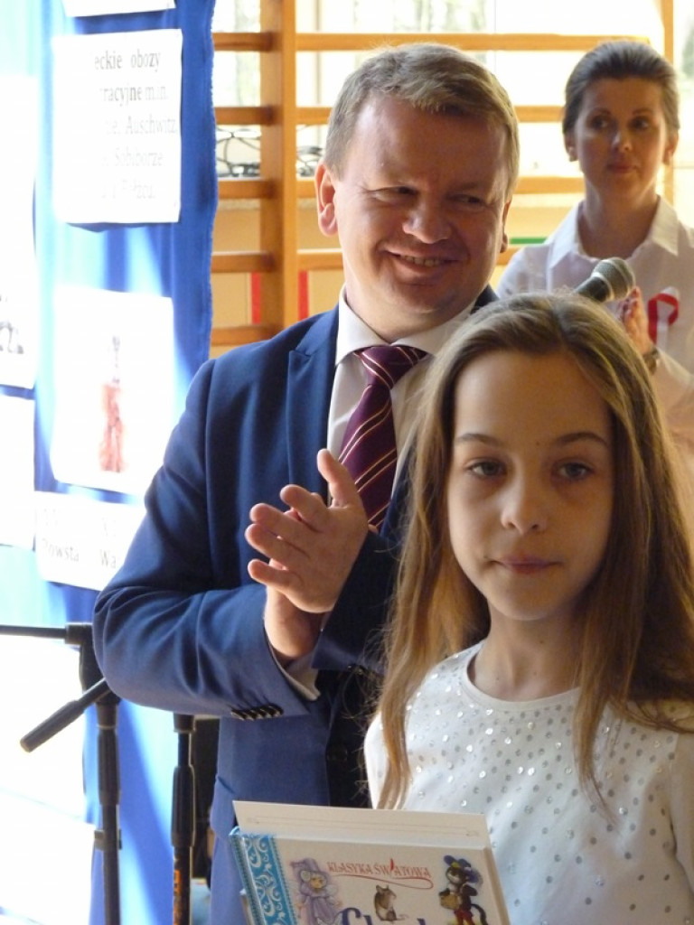 Łódzki kurator oświaty gościł w szkole w Dąbkowicach