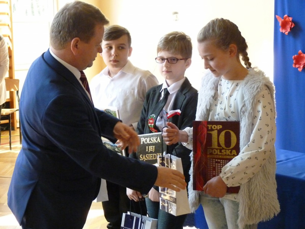 Łódzki kurator oświaty gościł w szkole w Dąbkowicach
