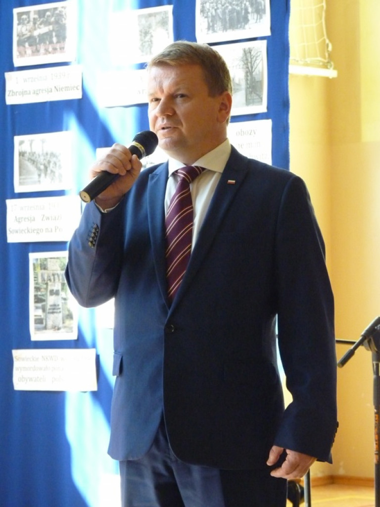 Łódzki kurator oświaty gościł w szkole w Dąbkowicach