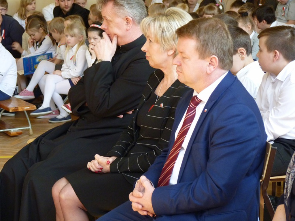 Łódzki kurator oświaty gościł w szkole w Dąbkowicach
