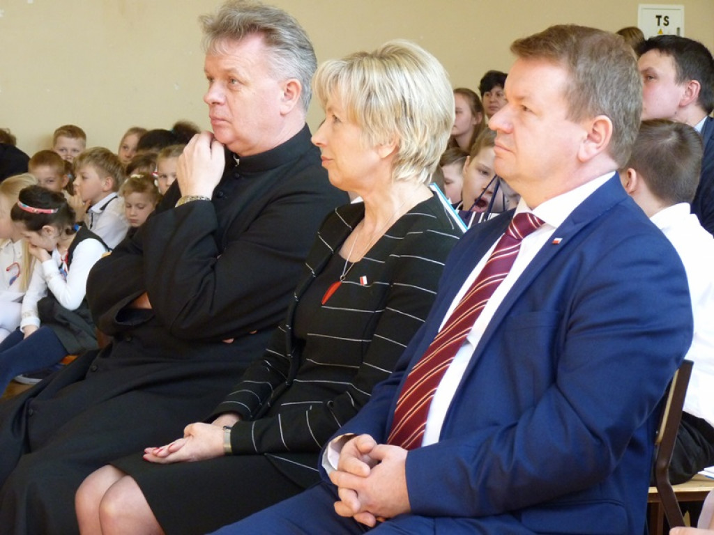 Łódzki kurator oświaty gościł w szkole w Dąbkowicach
