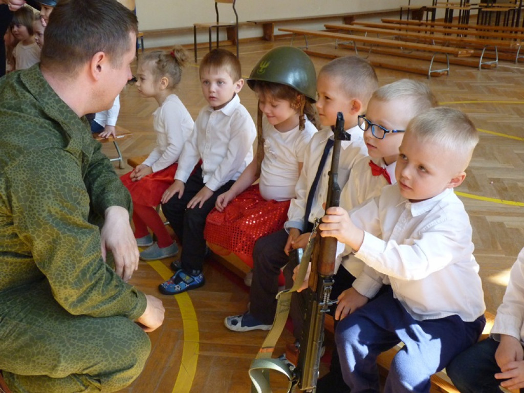 Łódzki kurator oświaty gościł w szkole w Dąbkowicach