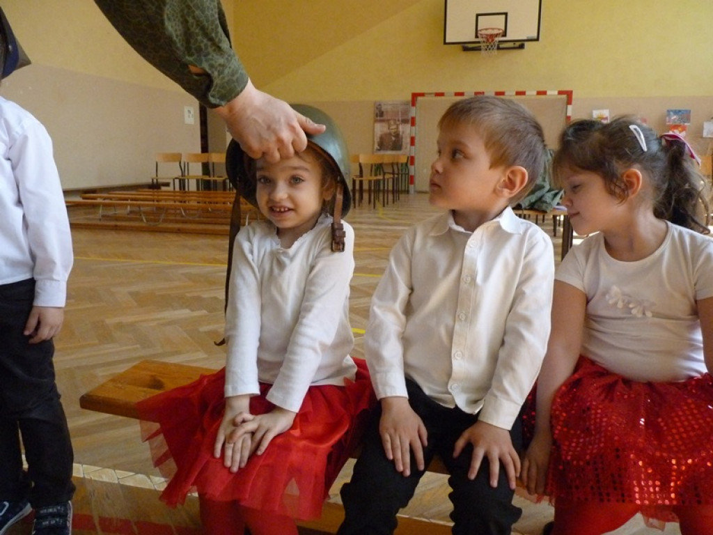 Łódzki kurator oświaty gościł w szkole w Dąbkowicach