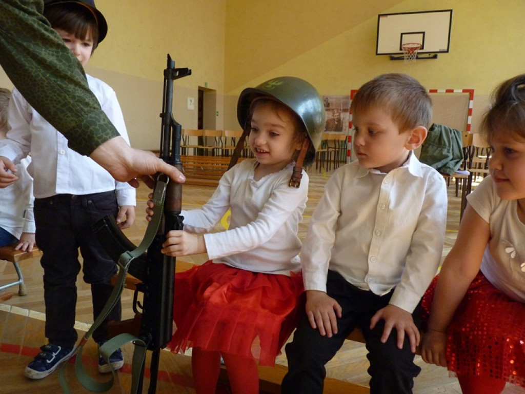 Łódzki kurator oświaty gościł w szkole w Dąbkowicach
