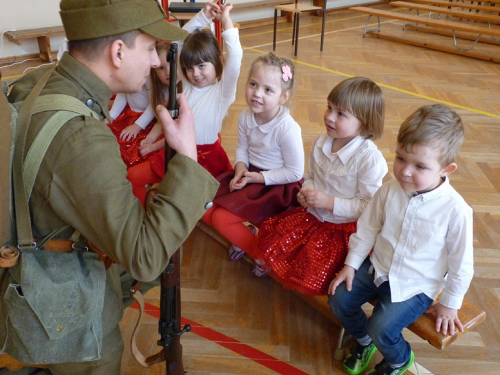 Łódzki kurator oświaty gościł w szkole w Dąbkowicach