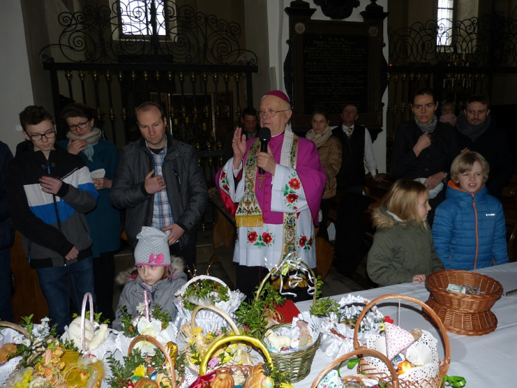Bp Zawitkowski: Niech wszyscy cieszą się Wielkanocą