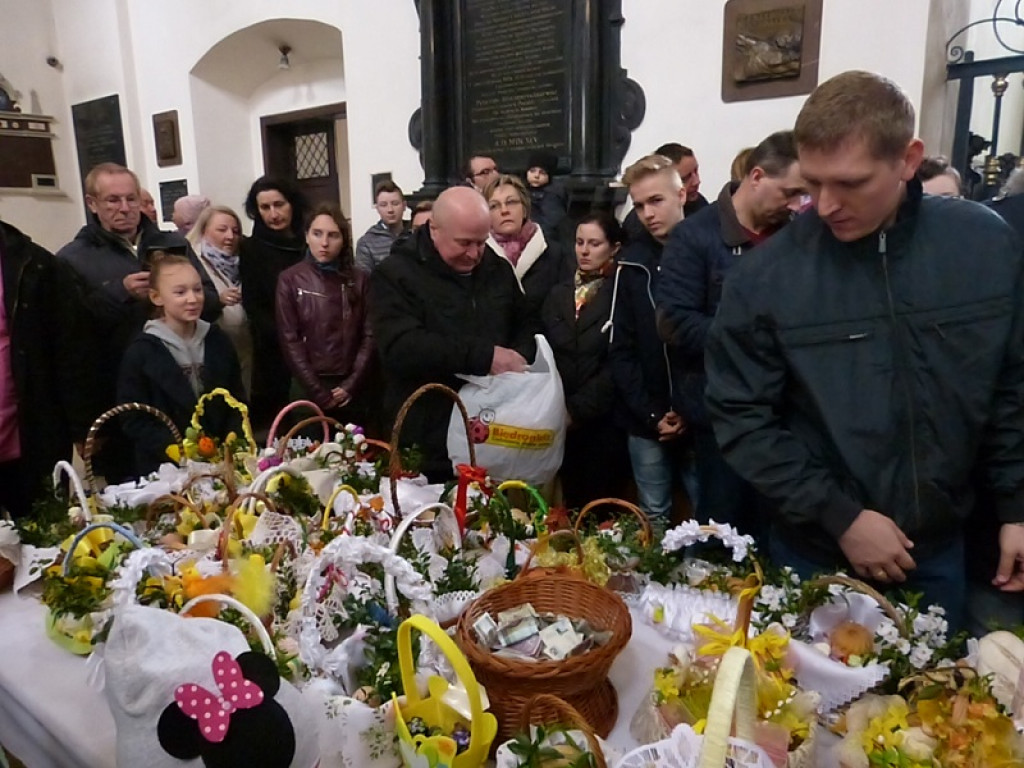 Bp Zawitkowski: Niech wszyscy cieszą się Wielkanocą