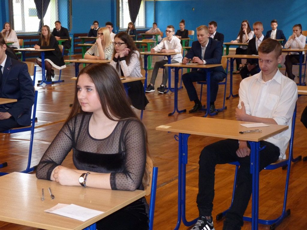 Gimnazjaliści już piszą część humanistyczną egzaminu