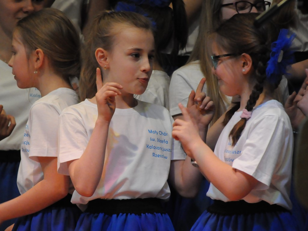 III Ogólnopolski Przegląd Scholi Pijarskich - zdjęcia