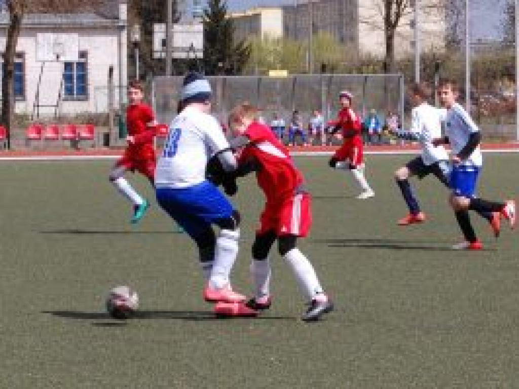 Trzynaście szczęśliwych trafień zaliczył Pelikan-2005