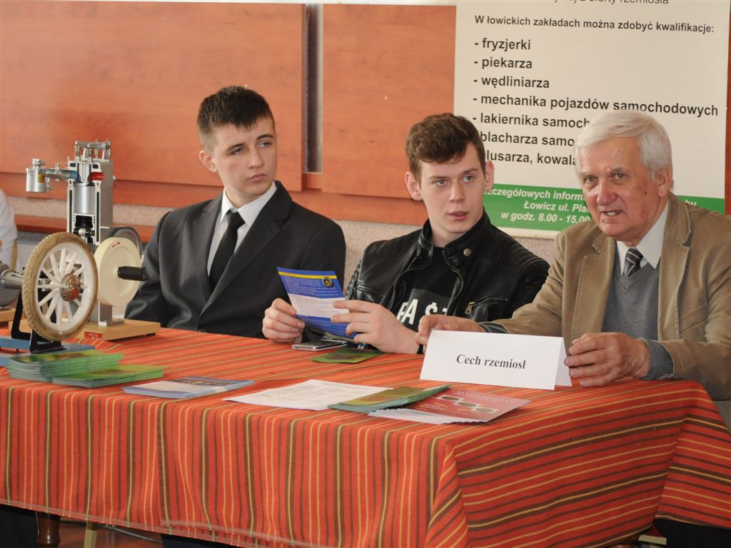 Targi edukacyjne dla gimnazjalistów [zdjęcia]