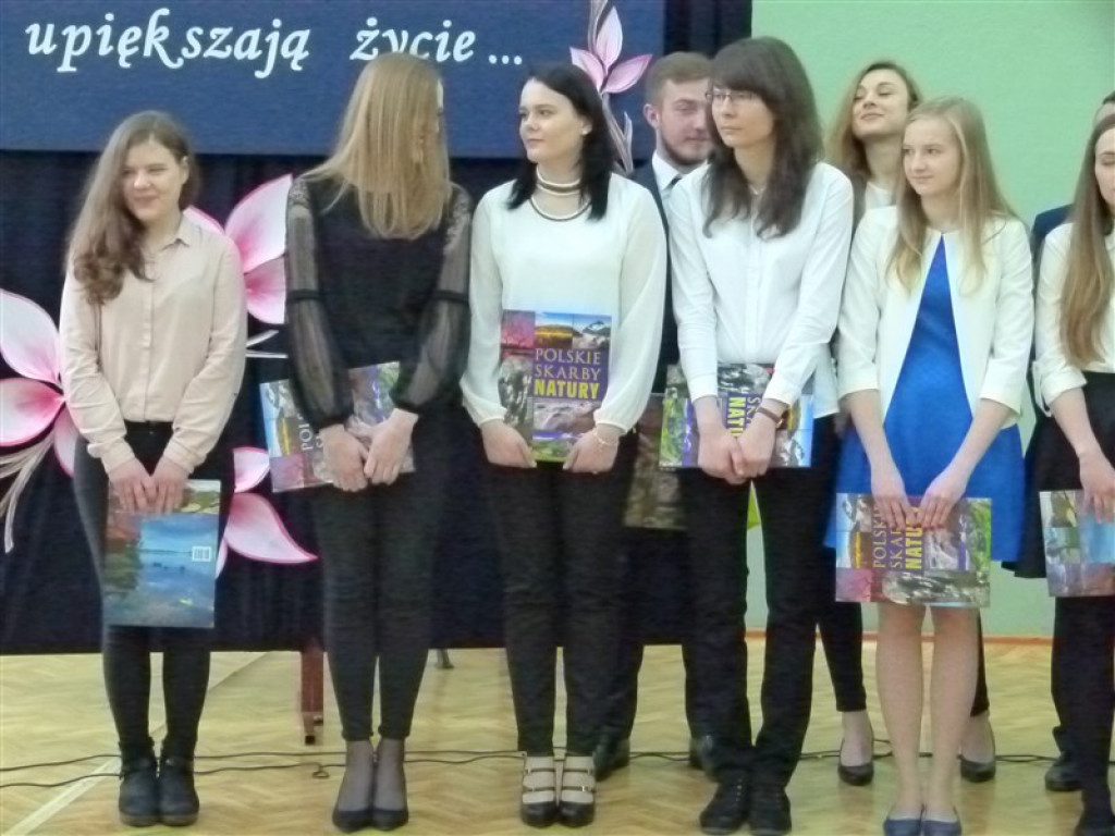 Trzecioklasiści odebrali świadectwa