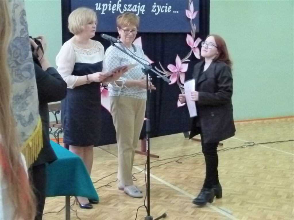 Trzecioklasiści odebrali świadectwa