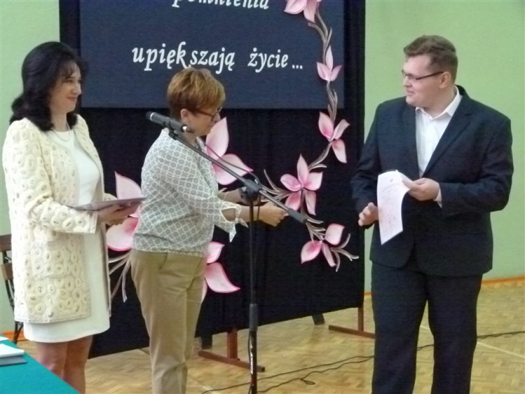 Trzecioklasiści odebrali świadectwa