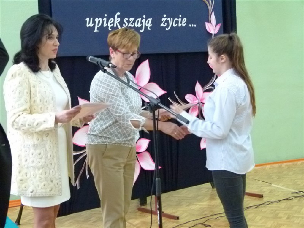 Trzecioklasiści odebrali świadectwa