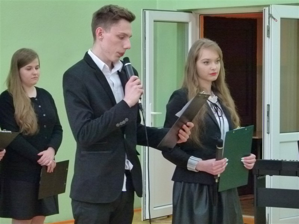 Trzecioklasiści odebrali świadectwa