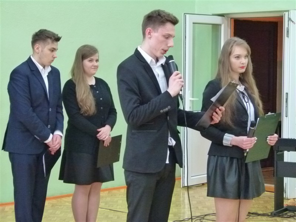 Trzecioklasiści odebrali świadectwa