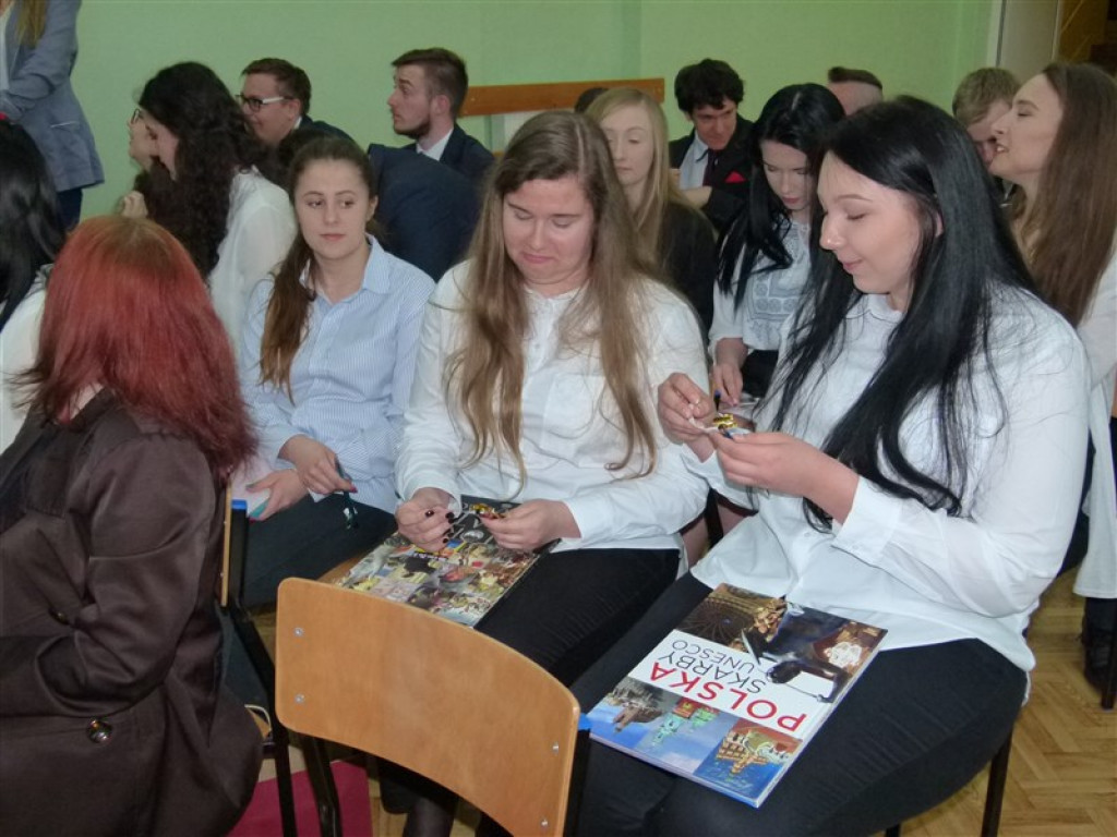 Trzecioklasiści odebrali świadectwa