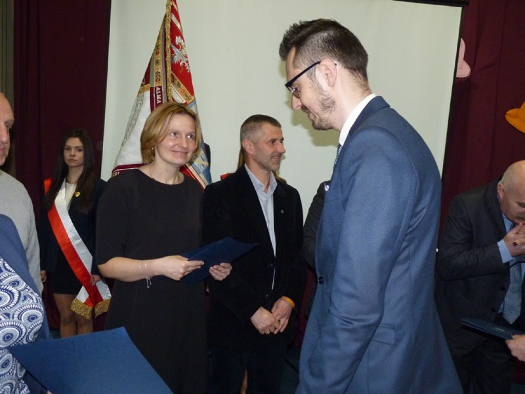 Maturzyści i dyrektor Skoneczna żegnali się z 