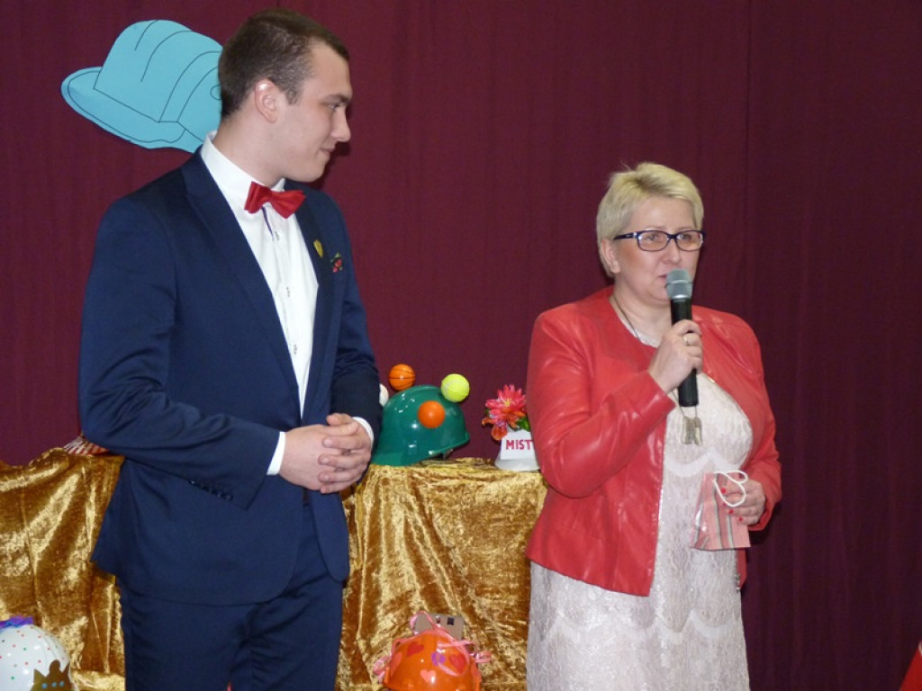 Maturzyści i dyrektor Skoneczna żegnali się z 