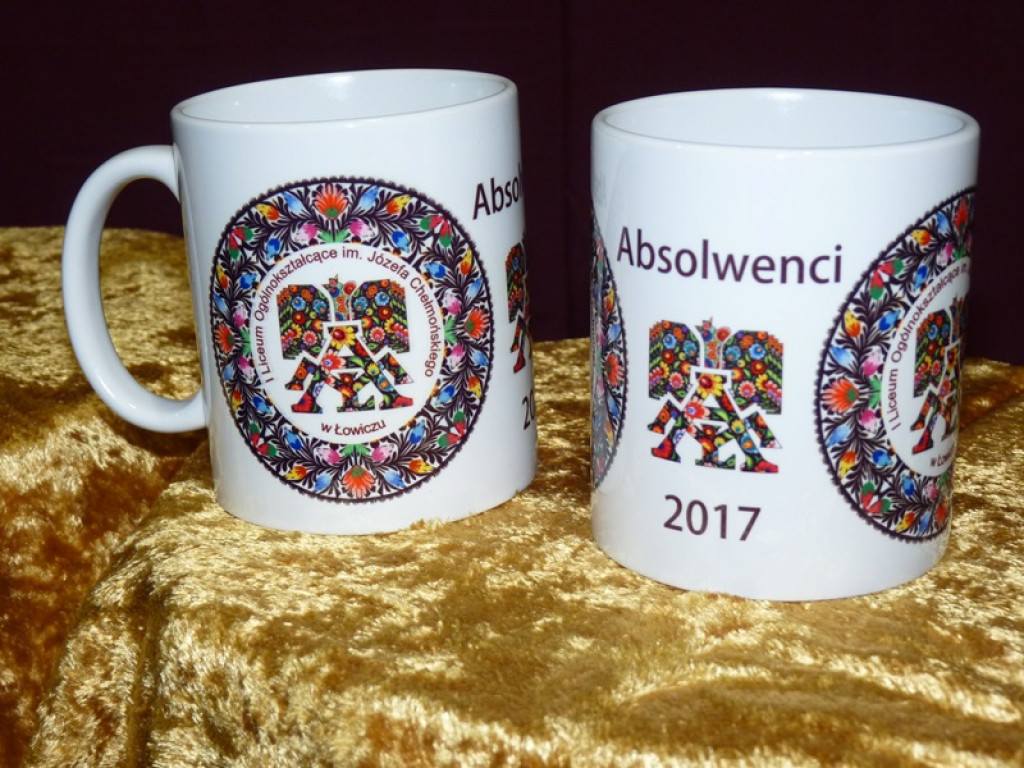 Maturzyści i dyrektor Skoneczna żegnali się z 