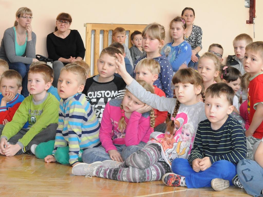Żużlowcy w szkole w Niedźwiadzie