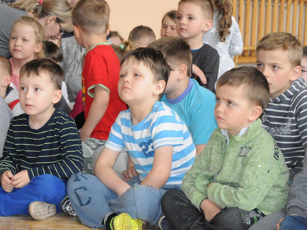 Żużlowcy w szkole w Niedźwiadzie