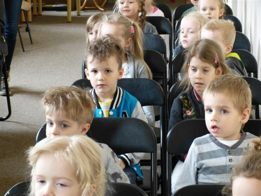 Dziennikarze też czytali dzieciom