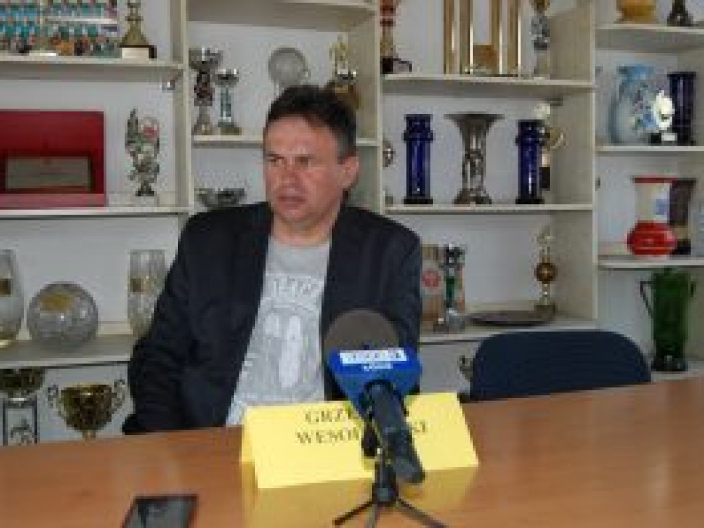 Pelikan dowozi kolejne trzy punkty