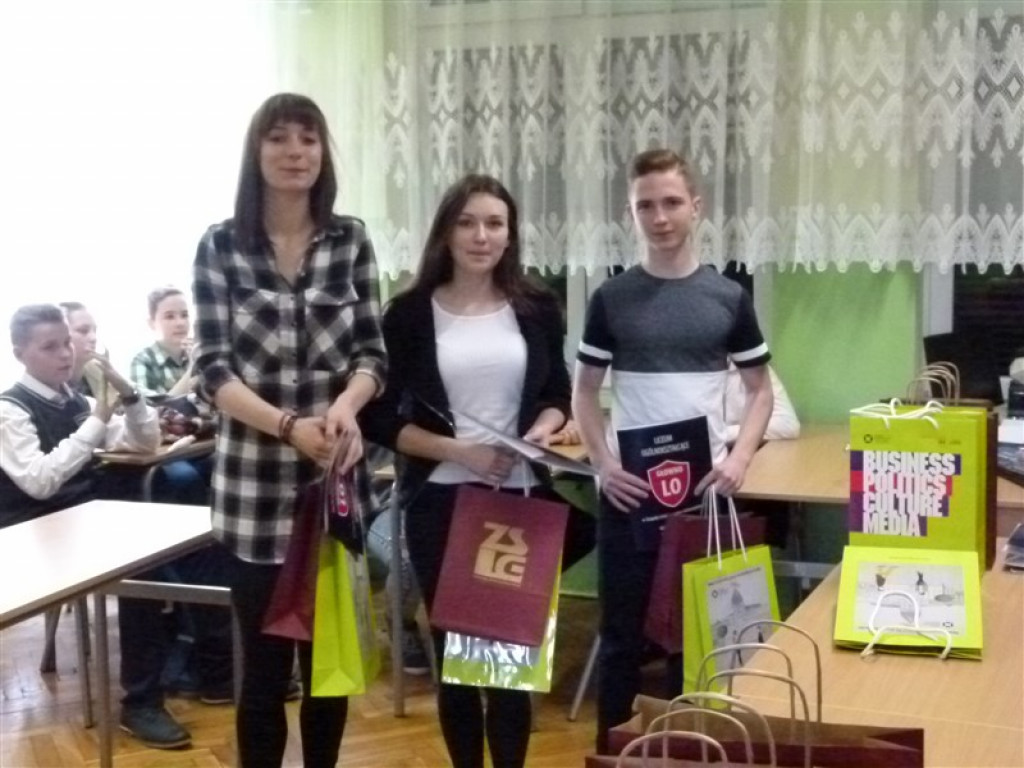 Drużyna z Bratoszewic wygrała konkurs językowy w ZSLG