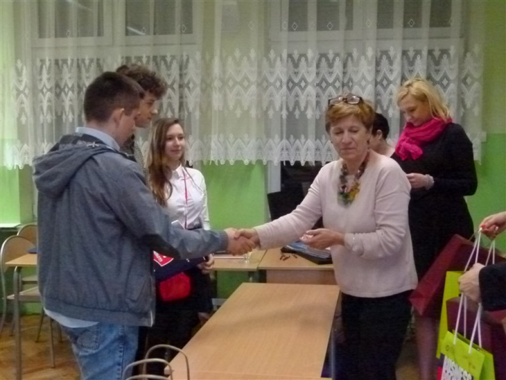 Drużyna z Bratoszewic wygrała konkurs językowy w ZSLG