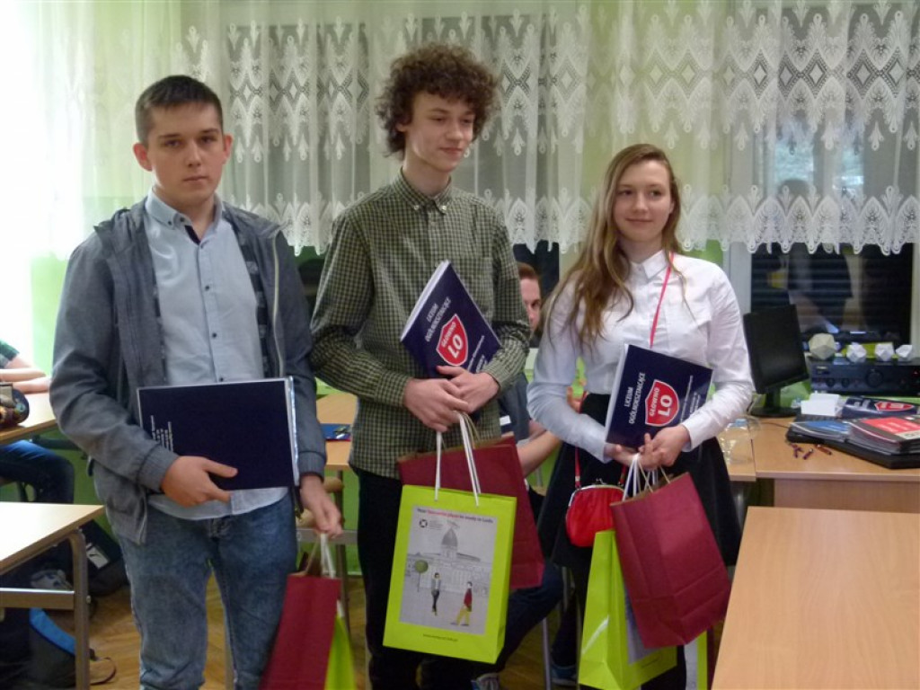 Drużyna z Bratoszewic wygrała konkurs językowy w ZSLG
